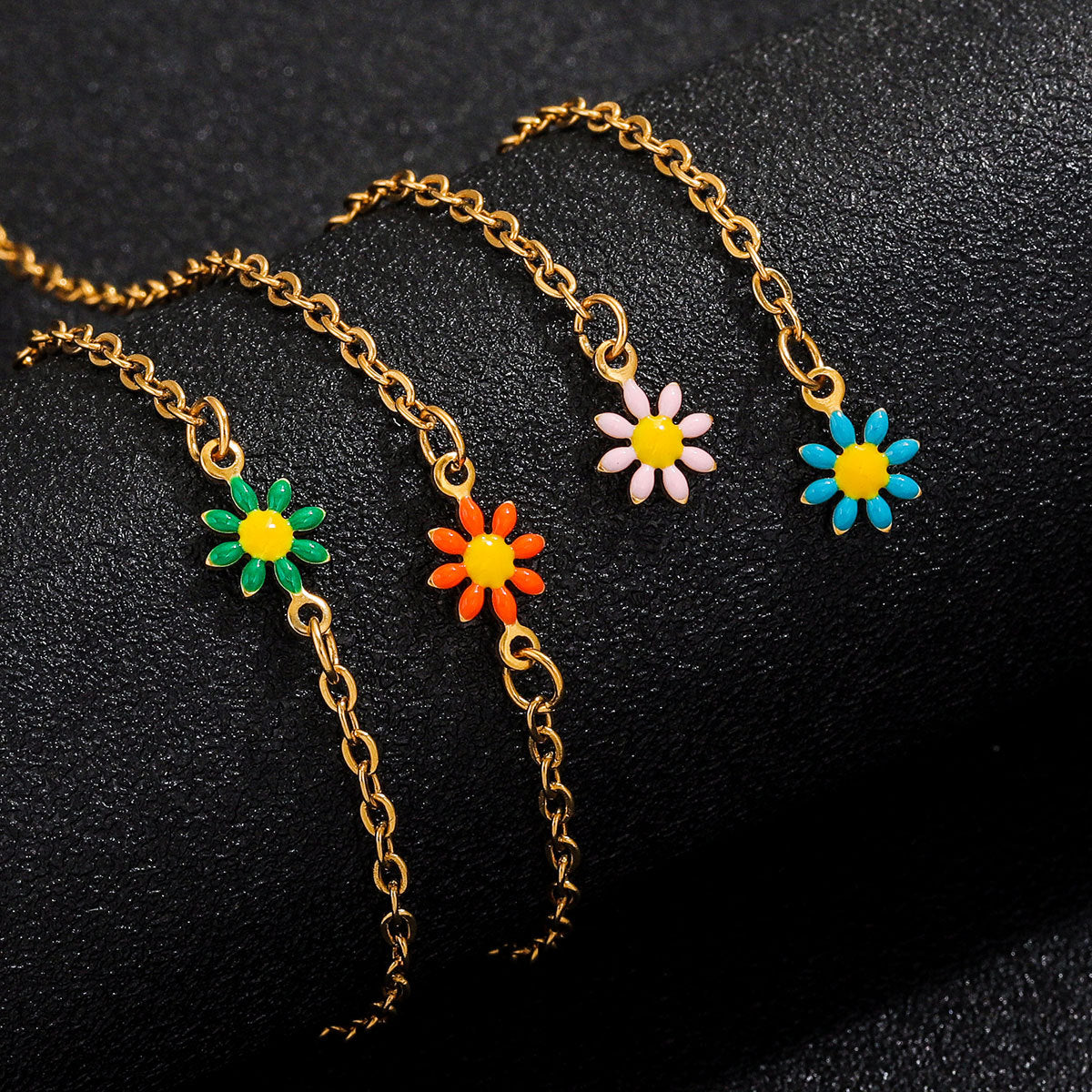 SPC77 Daisy Flower Pendent for Bracelet Necklace Making 20Pcs per Bag
