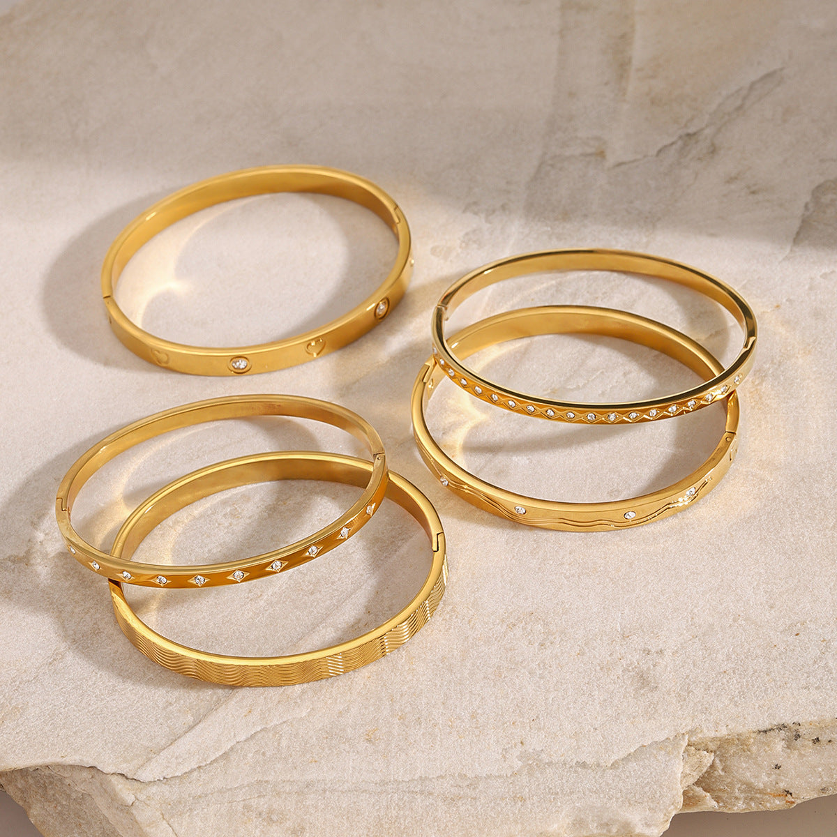 JDR2409029 Stainless Steel Clip Bangle Bracelet With Zirconia