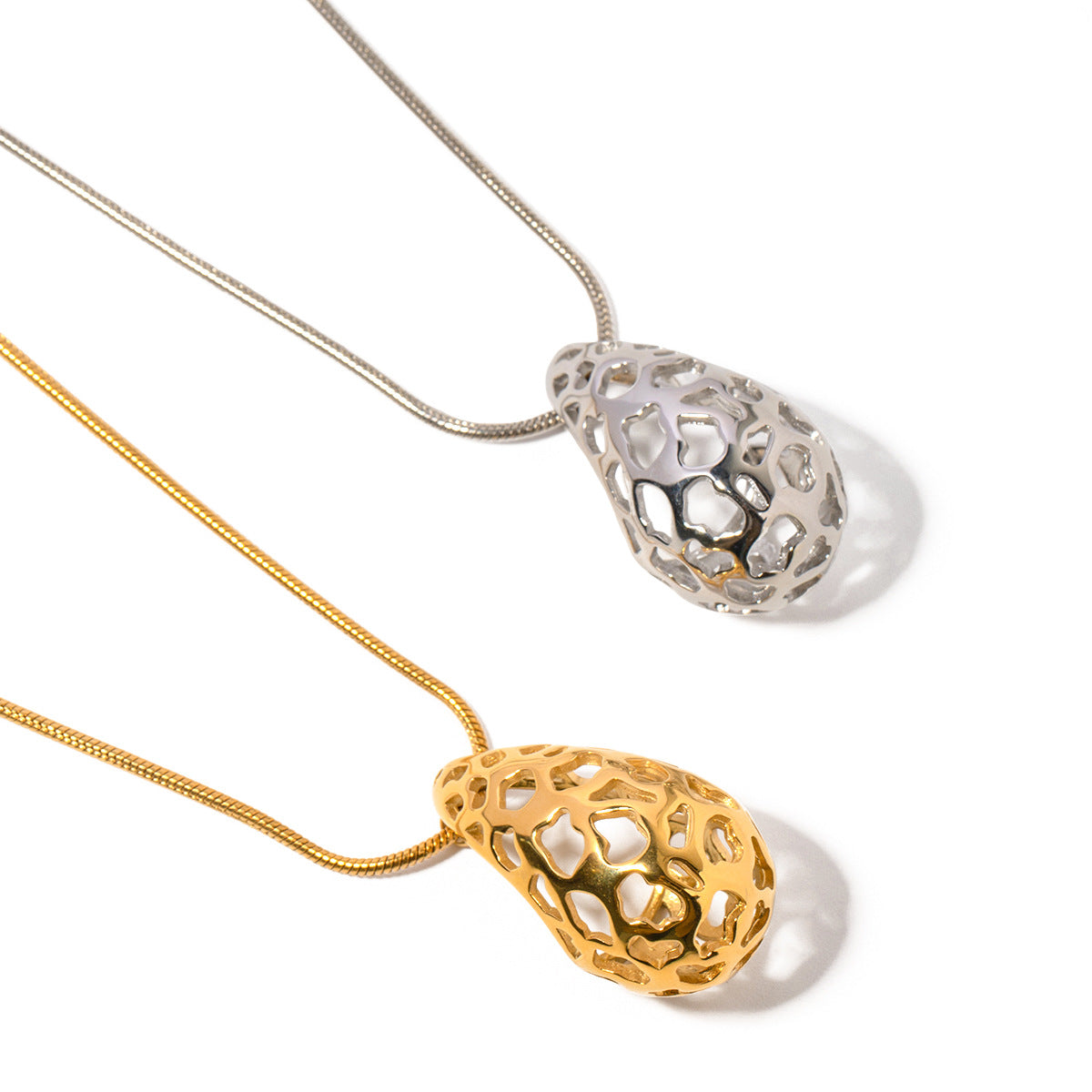 JDN2310007-S Stainless Steel Teardrop Fretwork Pendant Necklace for Women