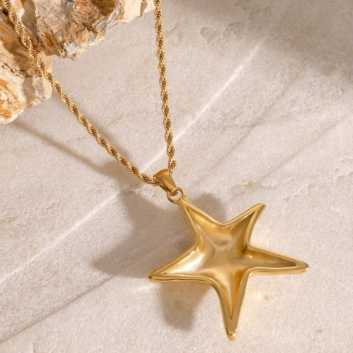 JDN2408027 Stainless Steel Star Fish Pendant Necklace Waterproof Chain Necklace for Women